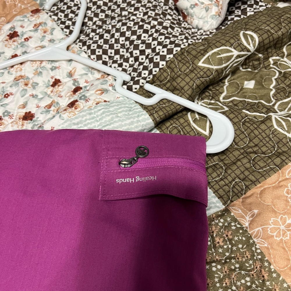 Women’s scrubs